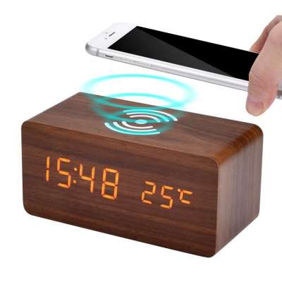 KH-WC021 Custom Logo Multi Funtion Desktop Phone Qi Fast Wireless Charger Wood with LED Digital Temperature Alarm Clock